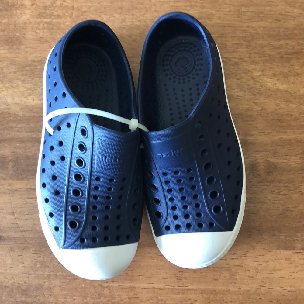 Native Shoes size 11 navy